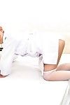 Азии милашка Мина Минамото носит а Горячая Медсестры униформа с сексуальная чулки и Играет с сама