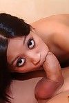 छोटा पूरी तरह से नग्न एशियाई Kina काई के साथ छोटे स्तन munches पर लंड और हो जाता है facialized में के बेडरूम