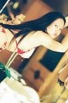 Exóticos pinto Ftv maya no vermelho natação Terno chegando ela Peitos e fenda out.