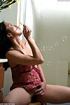 Amador Ásia mulher peggy golpes sabão bolhas no ela buceta