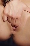 Asiatische Mädchen Mia Lelani in sexy Dessous Fingersatz und Dildo Ficken die nub
