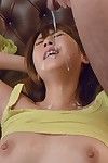 Роговой Азии девушка Хитоми Китагава пользуется в получение ее киска Стимулировали в Хардкор Фетиш Секс