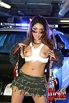 的 色情 亚洲 女孩 Nautica 刺 是 构成 的一半 赤裸裸的 反对 的 警察 车