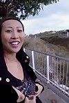 kinky Aziatische hottie Sharon Lee sloeg in openbaar plaatsen