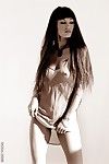 Slim longo cabelos Ásia modelo Jade Hsu apresenta - se no estes Bela Preto e branco imagens
