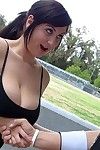 gros seins Beverly Paige aime le traitement de l' Son admirateur pour oral putain d'avance de l' porno action