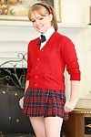 pallido pelato rossa Ragazza Carolina West in wild College uniforme ottiene Il suo figa Forato