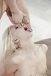 Nackt blonde Jessie Volt Nehmen Anal und Cum Gesichtsbehandlung in ungewöhnliche Sex Positionen