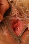 busty 成熟した 女性 の巻 シャワー スプレー 受 湿式 滑り ながら masturbating