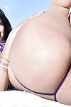 latina Kochanie Sofia Leone rozbiórki z z bikini na świeżym powietrzu w gwiazda porno debiut