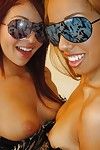 lesbijki z firma dupy Madeline Monroe i чоле Starr wziąć lustro selfie