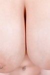 बड़े स्तन सुनहरे बालों वाली परी wicky खुलासा छेदा निपल्स जबकि जबरदस्त चुदाई