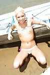 किशोरी बेब के साथ छोटे स्तन kacey जॉर्डन से पता चलता है उसके शरीर पर एक नाव
