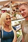 Geweldig Blond pornstar Carmel moore met monster Tieten neemt op groot Harde haan