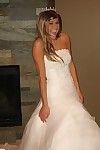 Melissa 미드웨스트 옷을 입고 에 결혼식 드레스 보 고 손가락 그 섹시 털이 없 여자