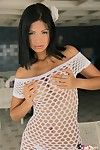 sexy Karla spice com lingerie sob ela branco Arrastão Vestido mostra fora ela Latina Cuzinho