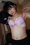 Cinese floosie Erika Niiyama giocare Con Cazzo Il suo gash e Glorioso bagno