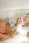 Snello giapponese teen starlingz posizioni spogliata considerando che l'assunzione di in bolle in bagno