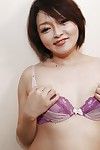 एशियाई माँ मिका Aoto हो जाता है नंगा बंद गुलाबी नीचे पहनने के कपड़े करने के लिए wank बालों से भरपूर पिंजरे के प्यार