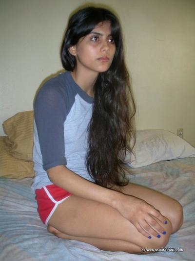 Horny Indian chick capital punishment sleazy poses in the vacant