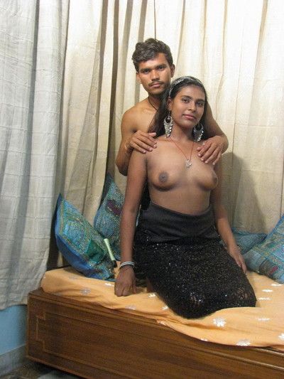 Indian slut sucks unearth