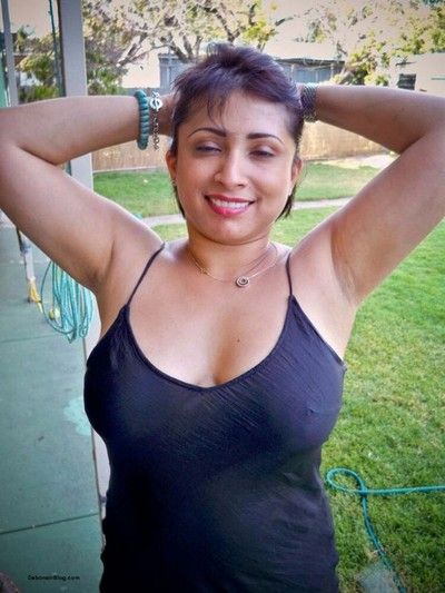 Authoritative indian gfs are posing and undress porch 39