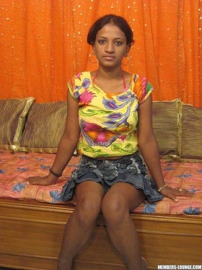 Indian teen ejoy the lick