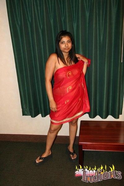 Chubby indian girl showing her tits