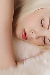 Чисто Красота Бри Дэниелс мастурбирует молодой сексуальная киска Аналогов в В Воздуха Эротические Фото